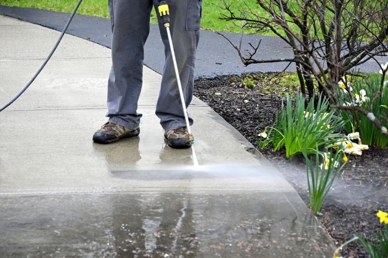 Sidewalk Concrete Cleaning