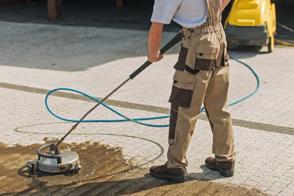Cost of Townhouse Driveway Cleaning in Camas