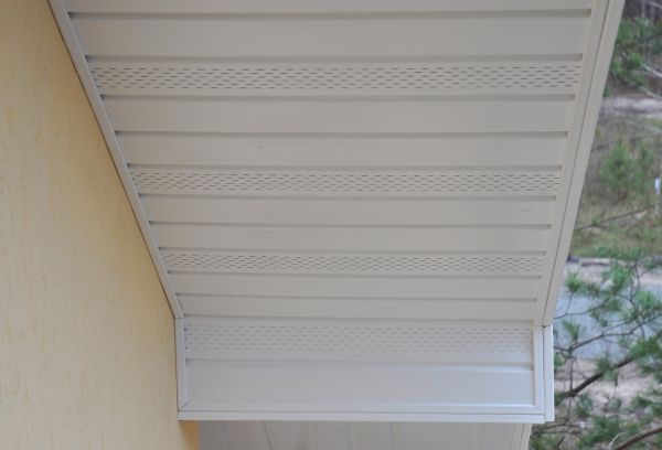 Cost of Soffit Dirt Removal in Camas